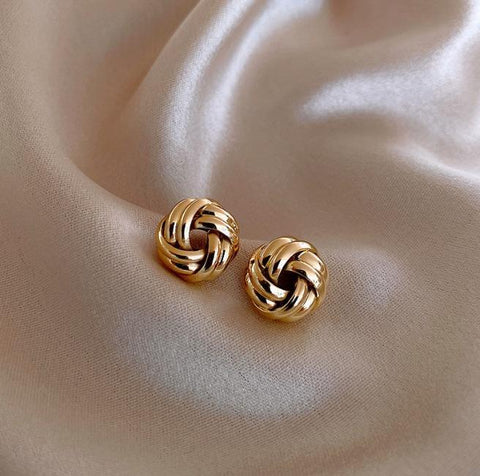 Elegant Gold Knot Stud Earrings for Women – Korean Minimalist Style